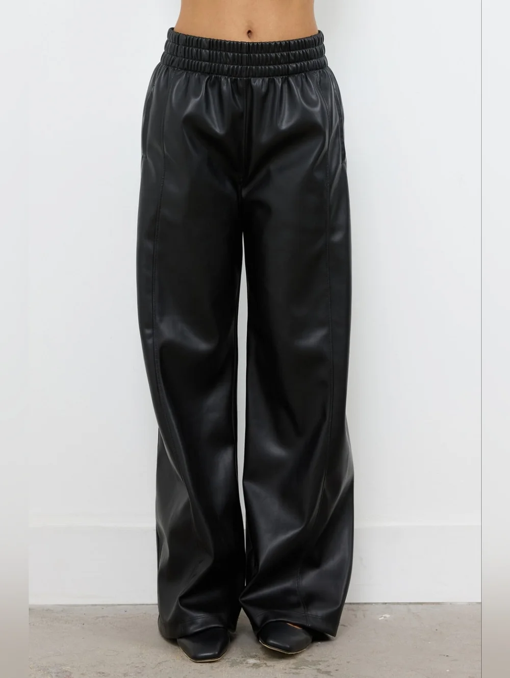 LAmade stylish black